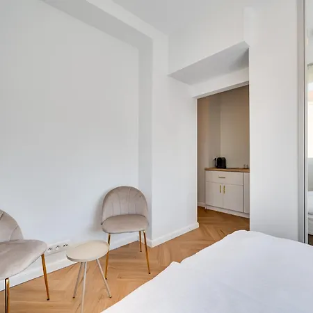 Hello By Oneapartments 아파트